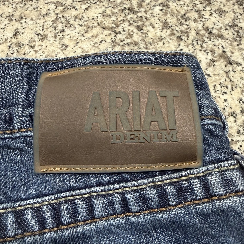 Ariat M7 Jeans Mens 34x30 Slim Fit Straight Leg Medium Wash Denim⁠